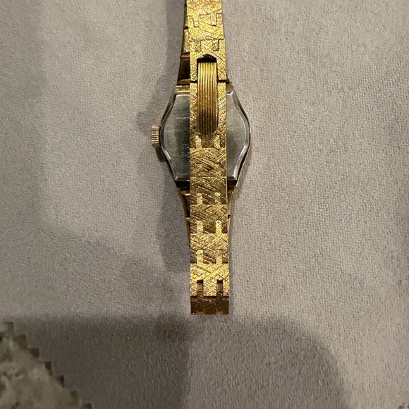 Gold Textured Watch - Picture 6 of 10